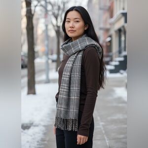 H&M Oblong Houndstooth Scarf